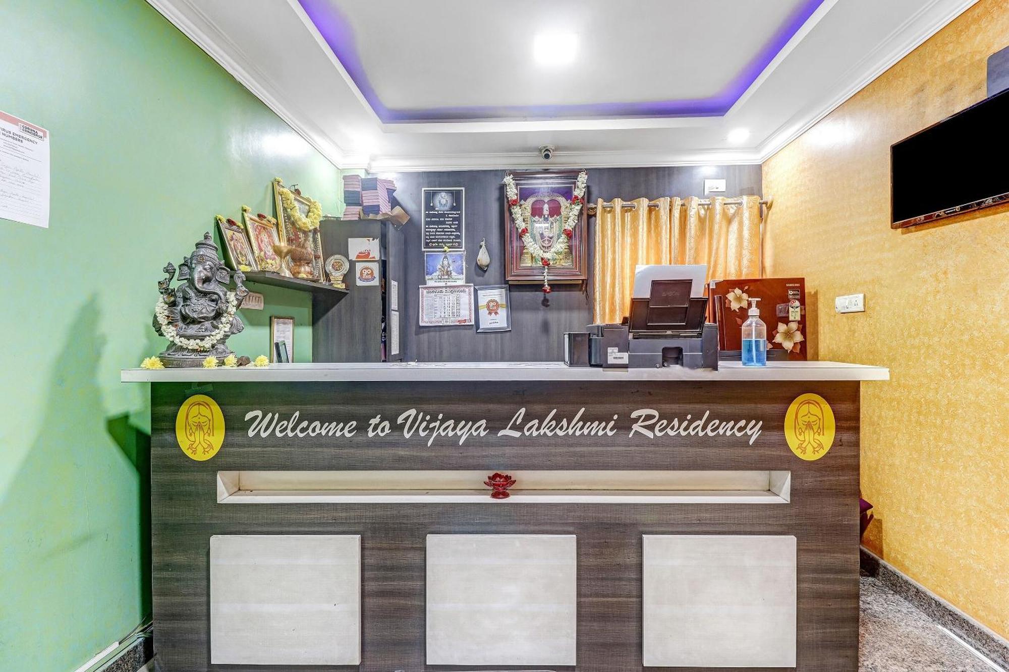 מלון העיר בנגלור Collection O Vijaya Lakshmi Residency Near Ragigudda Sri Prasanna Anjaneyaswamy Temple מראה חיצוני תמונה